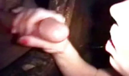 Rumuńscy sex analny redtube goście ze szklanym dildo