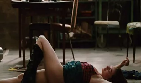Silny, dymają młodego osła i brutalny sex analny wiercenie