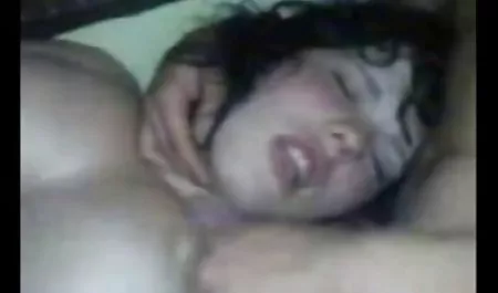 W seks analny filmy za darmo obliczu młodej kobiety oralny psie