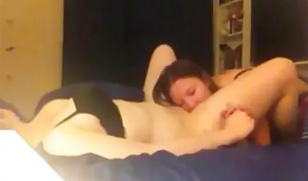 Ślubny pokój filmy sex analny jest zdominowany przez dwie wielkie kurczaka i sobotę